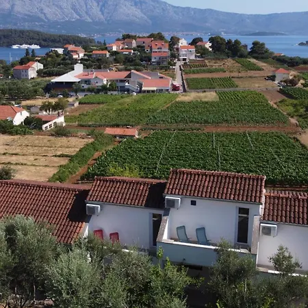 The White House * Lumbarda