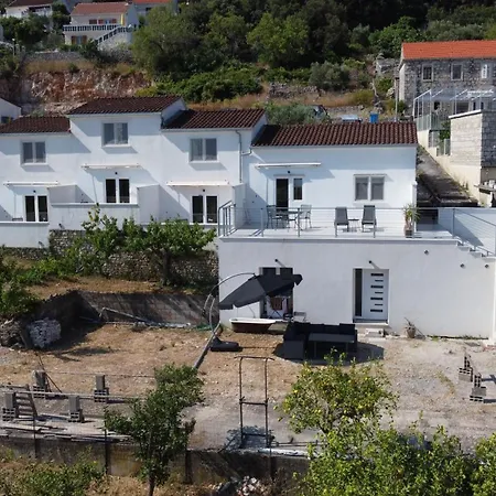 The White House Apartman *