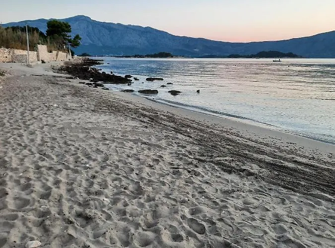 Lejlighed The White House Lumbarda