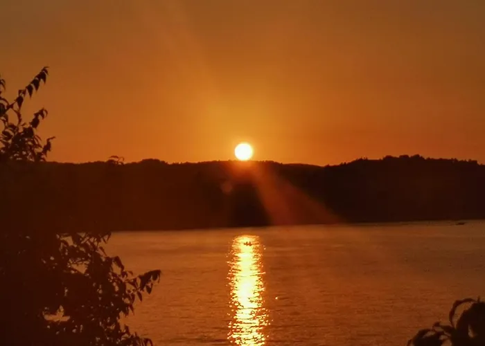 The White House * Lumbarda