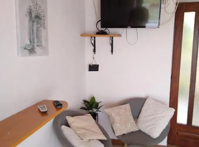 The White House Lägenhet Lumbarda