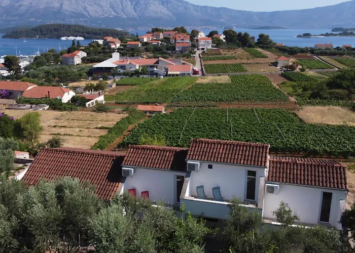 The White House * Lumbarda